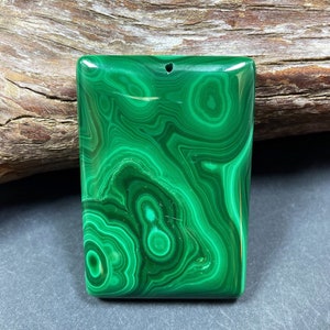 AAA super Nice malachite gemstone pendant. Gorgeous natural green malachite gemstone. High quality malachite stone pendant