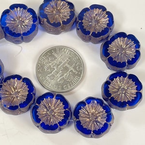 Hawaiian Flower Beads, Sapphire Blue w/Bronze and Etched Finish, Flower Beads, Czech Glass Beads, 14 mm,. 10 Pieces image 4
