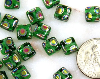 Preciosa Tile Beads, Flaches Quadrat 6x6 mm, Peacock Tile Beads, Emerald green, Akzentperlen, Tschechische Pressglasperlen, 20 Stück