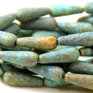60 Pieces 5.5x4 mm Chip Beads Peridot wFrosted AB Finish Nugget Beads 5.5mm Spacer Beads Green Accent Beads
