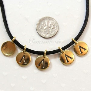 Encantos de letras griegas, símbolo LAMDA, gotas TierraCast, hallazgos de joyería, peltre sin plomo chapado en oro antiguo