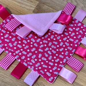 Pretty Pink Floral Print Baby/Toddler Taggy Blanket/Comforter/Gift - can be personalised