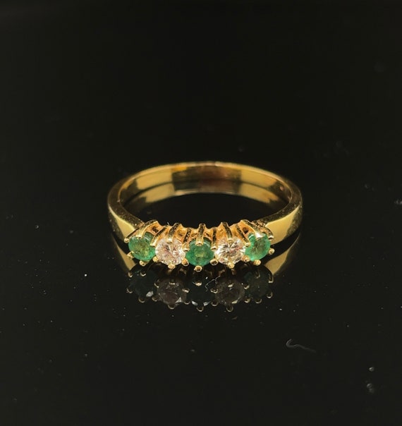 Vintage Diamond and Emerald Band 18k - image 3