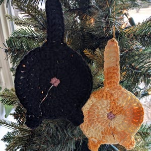 Funny Crocheted Cat/Dog Tinsel Butt Christmas Ornament