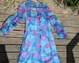 Stunning vintage 1970s floral maxi dress