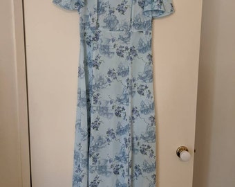 Vintage Blue maxidress with flutter sleeves and novelty print