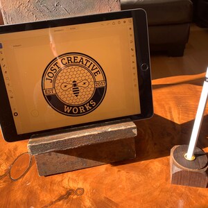 Apple Pencil stand