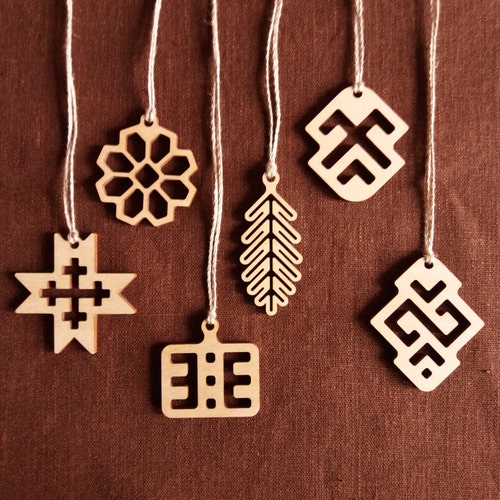 Christmas tree decorations x6