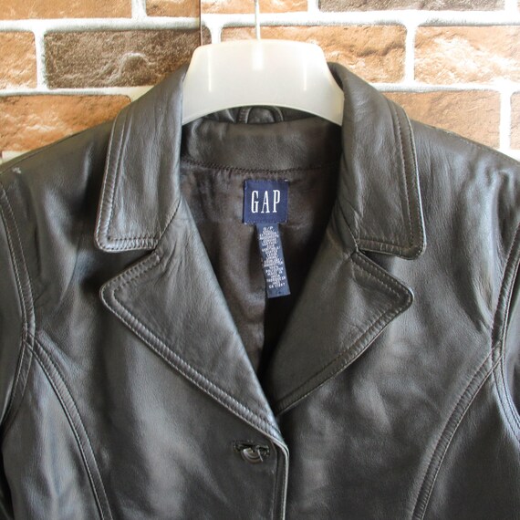 GAP Solid Pattern Black Color Genuine Leather But… - image 2