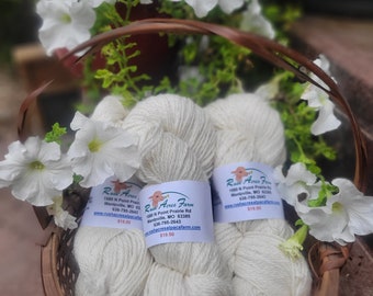 Natural White Alpaca Yarn - 3-ply Worsted Weight - 200 Yards - 4.0 Ounce Skein