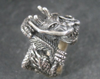 Enorme anillo de dragón de ley vintage tamaño 10.5