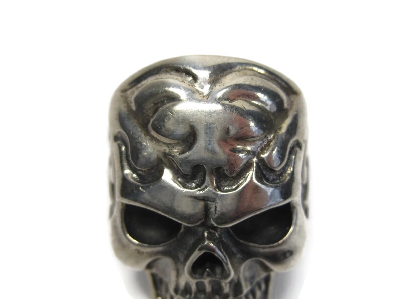 Mens Vintage Sterling Vampire Skull Ring Size 11 image 4