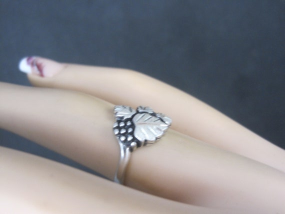 Vintage Sterling Black Hills Silver Leaf Ring Siz… - image 7