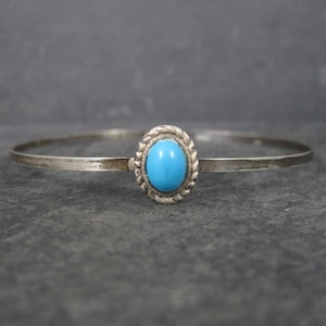 Dainty Vintage Turquoise Bangle Bracelet Southwestern Sterling 7.5 Inches