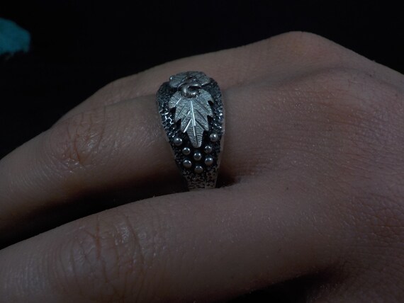 Mens Black Hills Silver Leaf Ring 90s New Old Sto… - image 8