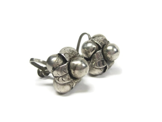 Antique Mexican Sterling Screw Back Earrings - image 2