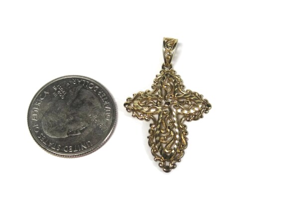 Vintage 10K Diamond Cut Filigree Cross Pendant - image 4