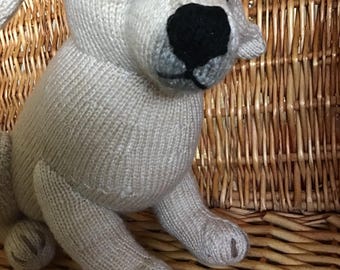 This is a Labrador which is designed by Alan Dart and is ready to ship.