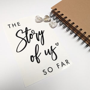 Pegatina "Nuestra historia hasta ahora", tamaño A4/A5, para portada de álbum de recortes, vinilo para álbum de bodas, portada para nuestro álbum o diario.