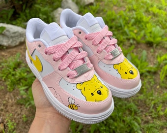 Winnie the Pooh Zapatos Fiesta de cumpleaños Baby Shower Pooh Oso Winnie the Pooh Ropa Trajes Air Force 1 Baby Pooh Zapatos