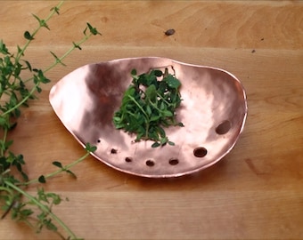 Pelador de hierbas de cobre hecho a mano: Utensilio de cocina, regalo para cocineros