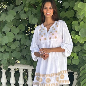 kaftan, white, hand embroidered beach kaftan, double gauze cotton beach cover-up. Boho chic beach kaftan. Luxury short kaftan with pockets.