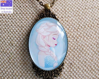 Elsa cameo pendant necklace