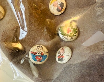 Superman vintage rare button and more buttons on hat 1938