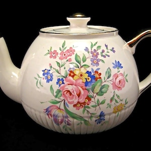 1960’s Ellgreave Pottery Teapot (Pre Woods & Sons)  ~ Made in England
