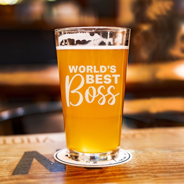 Etched World's Best Boss Beer Pint Glass - Funny Gift for Boss Birthday \ Leaving