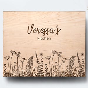Personalized Wildflower Engraved Cutting Board for Wedding, Housewarming, Anniversary Gift