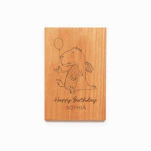 Tarjeta de cumpleaños de madera grabada personalizada con dragón para niños, adolescentes y adultos.