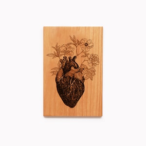 Herz Blumen Anatomie Holz Karte graviert