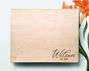 Custom engraved cutting board / Personalized cutting board / Couple cutting board wedding gift / Host gift / Housewarming gift