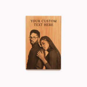 Regalo de San Valentín personalizado con tu foto grabada en tarjeta de madera