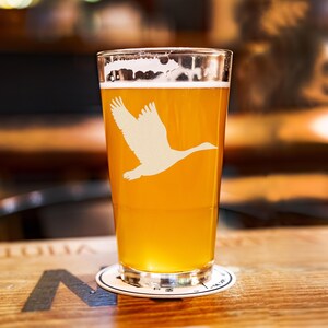 Goose Bird Beer Pint Glass Engraved 16 oz.
