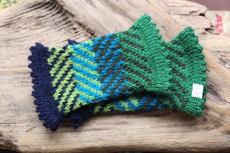hand warmer Pulse warmer out of wool arm warmer with heringbone pattern
