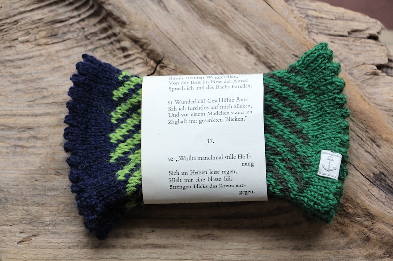 hand warmer Pulse warmer out of wool arm warmer with heringbone pattern