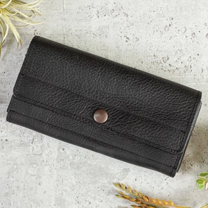 Cartera de piel negra para mujer, hecha a mano en EE. UU.