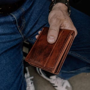 Cartera plegable de piel de bisonte natural con ventana para identificación, hecha a mano en EE. UU.