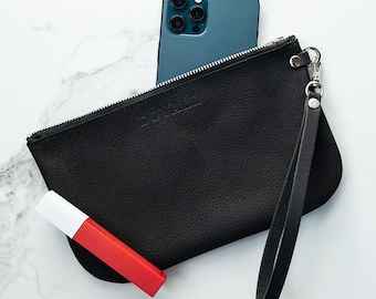 Cartera de mano de cuero negro con correa, hecha a mano en EE. UU.