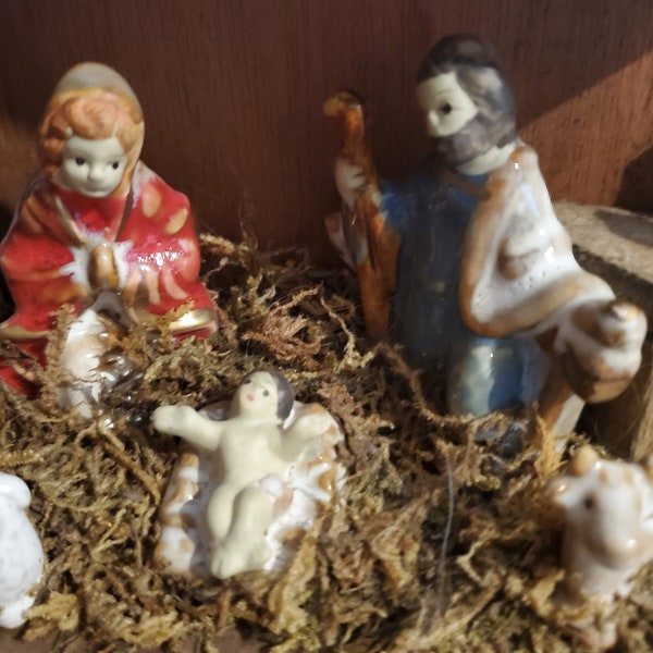 Vintage  Nativity Set, Holiday Creche, Porcelain Holy Family