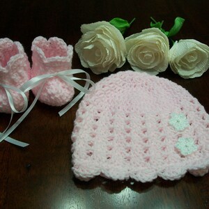 Handmade Knitted Baby Booties and Hat Set: Acrylic Yarn, 0-3 Months