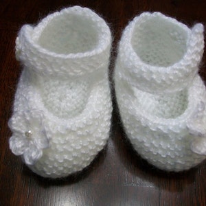 White Baby Booties, White Baby Shoes, White Baby Girl Shoes, White Newborn Booties, White Crib Shoes, White Crochet Baby Booties