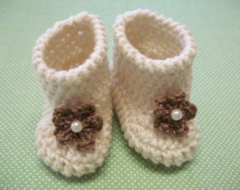 Handmade Cream Crochet Baby Booties: Newborn Crib Shoes (0-3 Months)