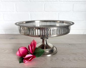 Bol de pedestal plateado vintage, bandeja con pie vintage, plata shabby chic, plata envejecida, bol redondo de plata, plato de pedestal de plata
