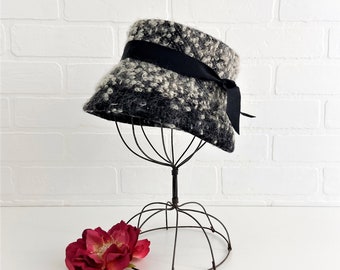 chapeau cloche vintage noir et blanc pour dames, chapeau Mie-Century, chapeau femme en tweed noir et blanc, chapeau cloche en tissu Nubby, chapeau de style pilulier