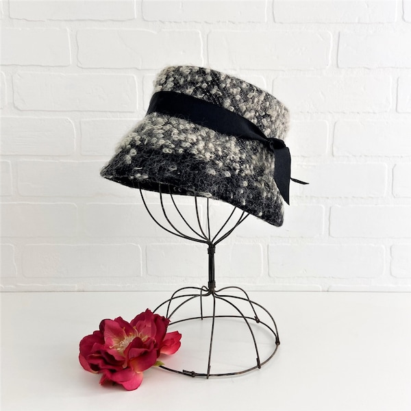 Vintage Black and White Ladies Cloche Hat, Mie-Century Hat, Black and White Tweed Women's Hat, Nubby Fabric Cloche Hat, Pillbox Style Hat