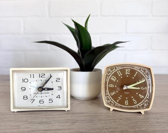 Vintage Mid-Century Alarm Clock 1960's Retro Bedside Clock, GE or Westclox NAP, MCM Nightstand Decor