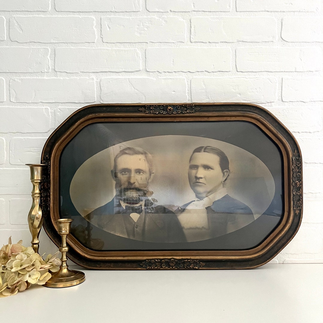 Vintage Oval Picture Frame With Convex Glass, Early 1900's Framed